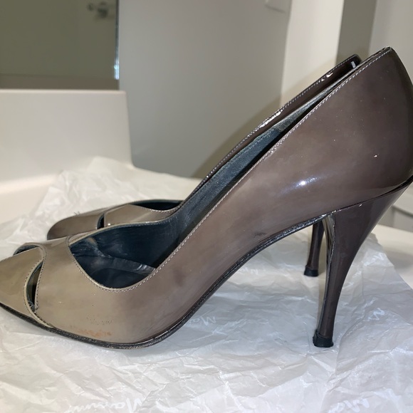 Stuart Weitzman Heels - Picture 1 of 3